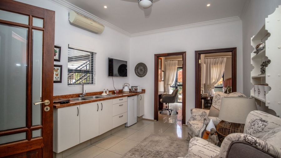 3 Bedroom Property for Sale in The Coves North West